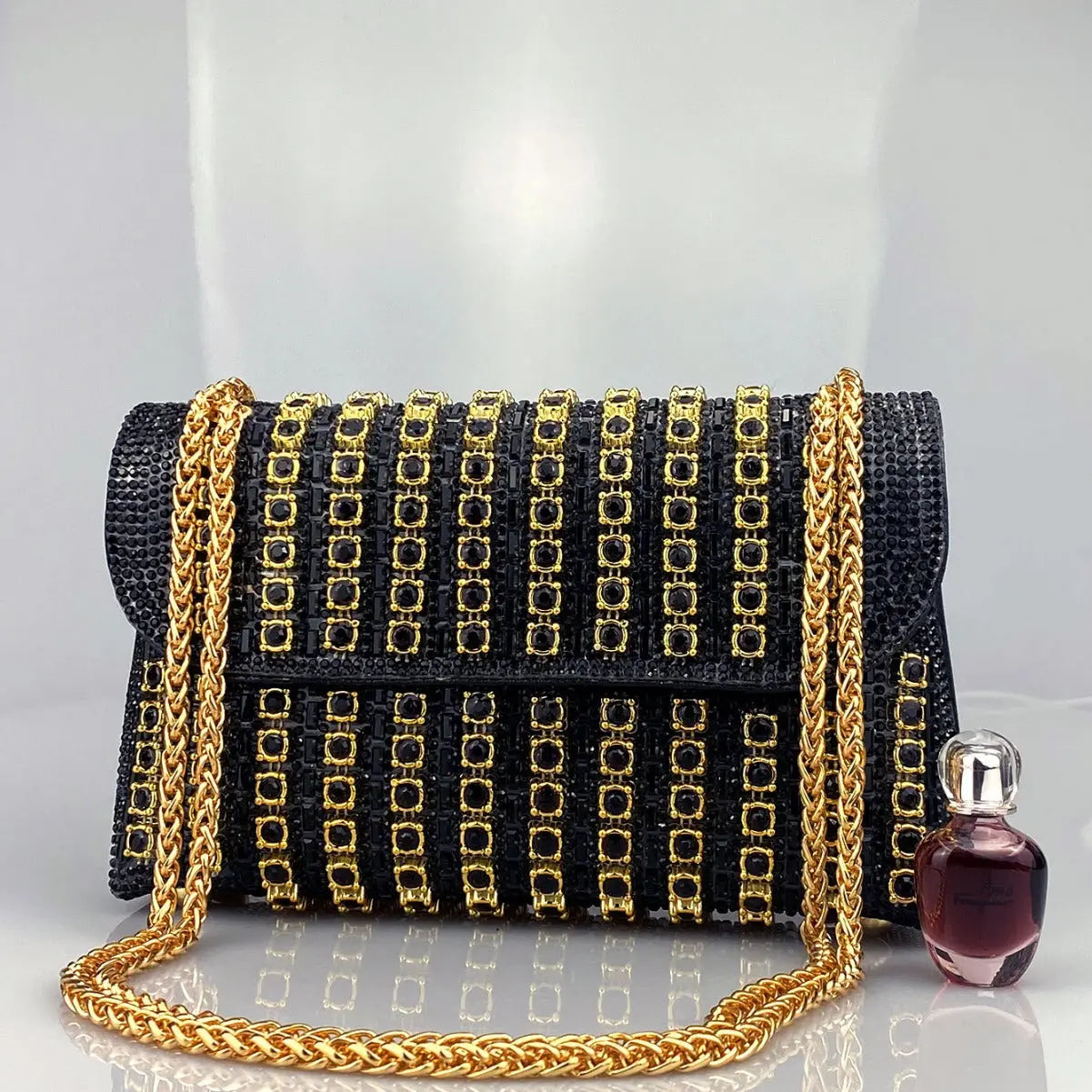  New Elegant Evening Dress Style Brooch-Adorned Clutch Bag with Rhinestones Chain Strap and Cheongsam Design for Formal Occasions #